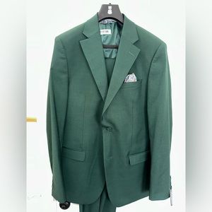 Green Modern Slim Fit Suit Three Piece Set by Stacy Adams
40L Coat - 34 Waist
